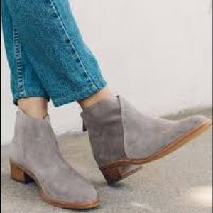 BRAND NEW IN BOX SOLUDOS NY VENETIAN BOOTIES